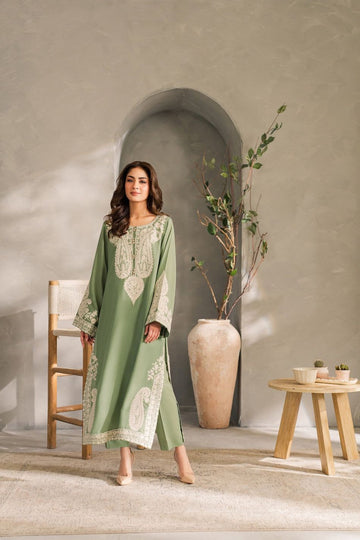 B-UR24 EMBROIDERED LAWN 3PC