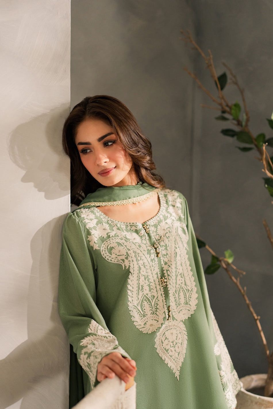 B-UR24 EMBROIDERED LAWN 3PC